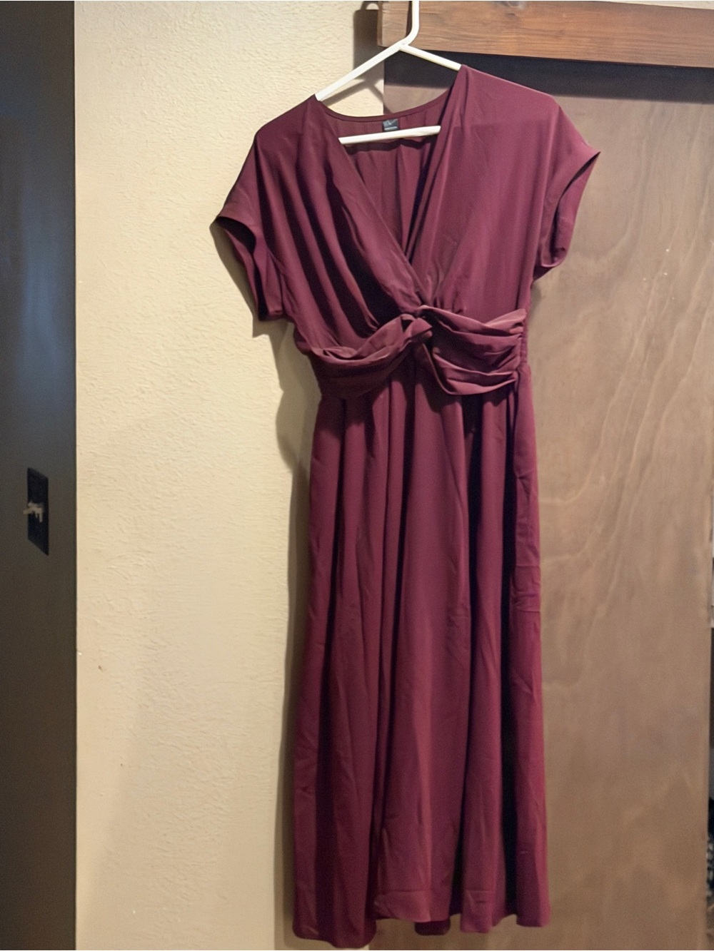 Women's Twist-Front Midi Dress — Burgundy